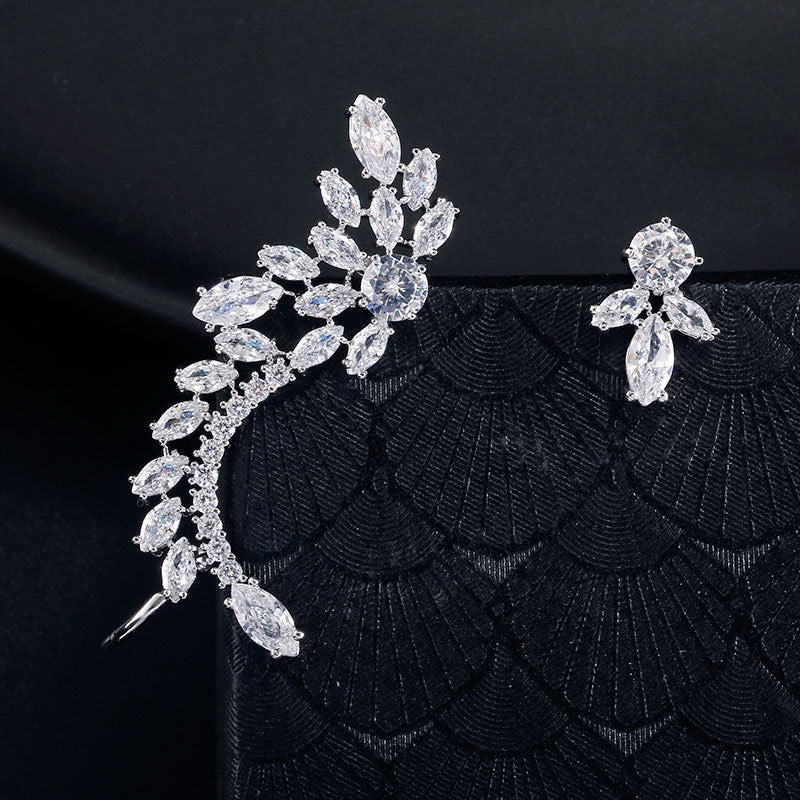 These elegant **Earrings** are crafted from durable **Copper** with a sleek **geometric design**. Finished with **diamond processing**, they offer a touch of sophistication perfect for any occasion.
