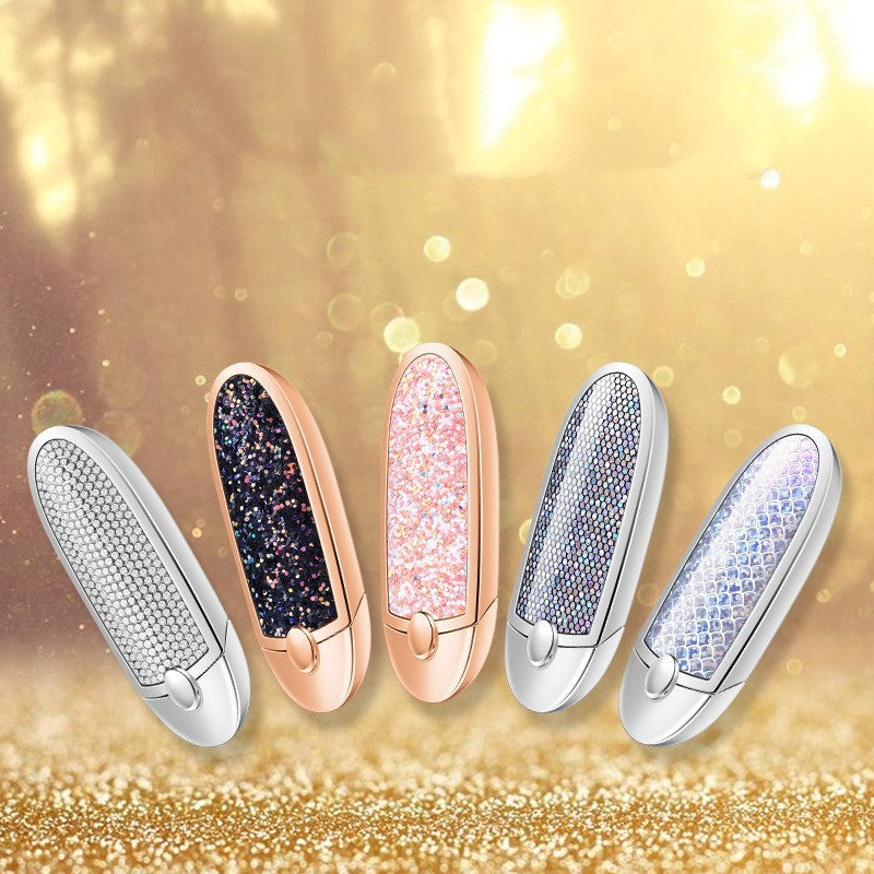 Lipstick gift set featuring five vibrant shades, formulated with beeswax and ozokerite for a moisturizing, long-lasting finish. Suitable for all skin types, combining lipstick and lip gloss for a smooth, radiant look.