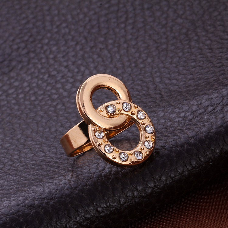 4-piece couple-style jewelry gift set featuring rhinestone earrings, hand accessories, and item accessories with alloy inlaid artificial gems and semi-precious stones. Includes a stylish horsewhip chain.