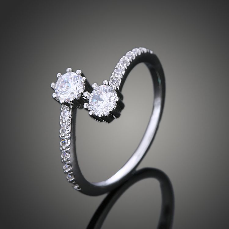 Celebrate your love with the Elegant Zirconia Wedding & Engagement Ring, a stunning piece from our Luxury Bridal Collection. This exquisite ring is designed to symbolize the beauty and commitment of your union, crafted with attention to every detail to ensure timeless elegance.