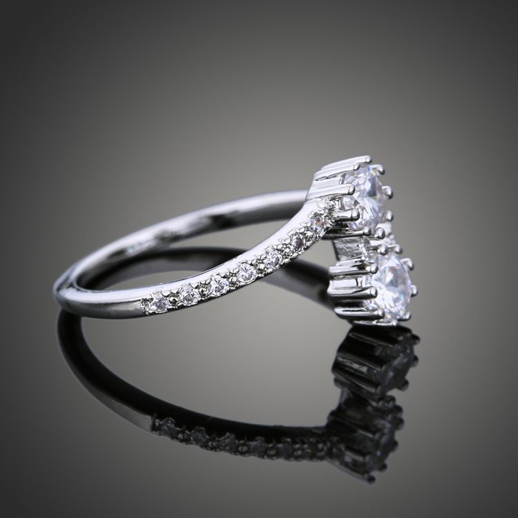 Celebrate your love with the Elegant Zirconia Wedding & Engagement Ring, a stunning piece from our Luxury Bridal Collection. This exquisite ring is designed to symbolize the beauty and commitment of your union, crafted with attention to every detail to ensure timeless elegance.
