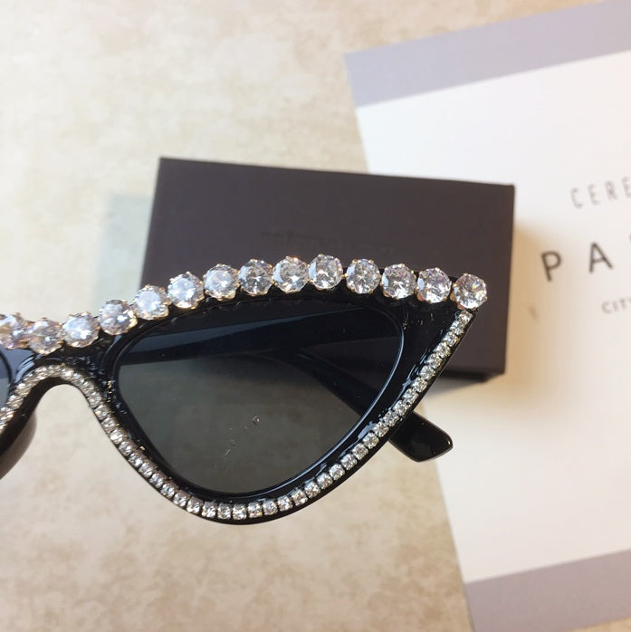 Luxury diamond cat shades sunglasses in elegant butterfly style, adding a touch of glamour and sophistication to your look. #DiamondSunglasses #LuxuryShades #ButterflyStyle #ElegantAccessories #GlamourLook #FashionEyewear #ChicSunglasses #SophisticatedStyle