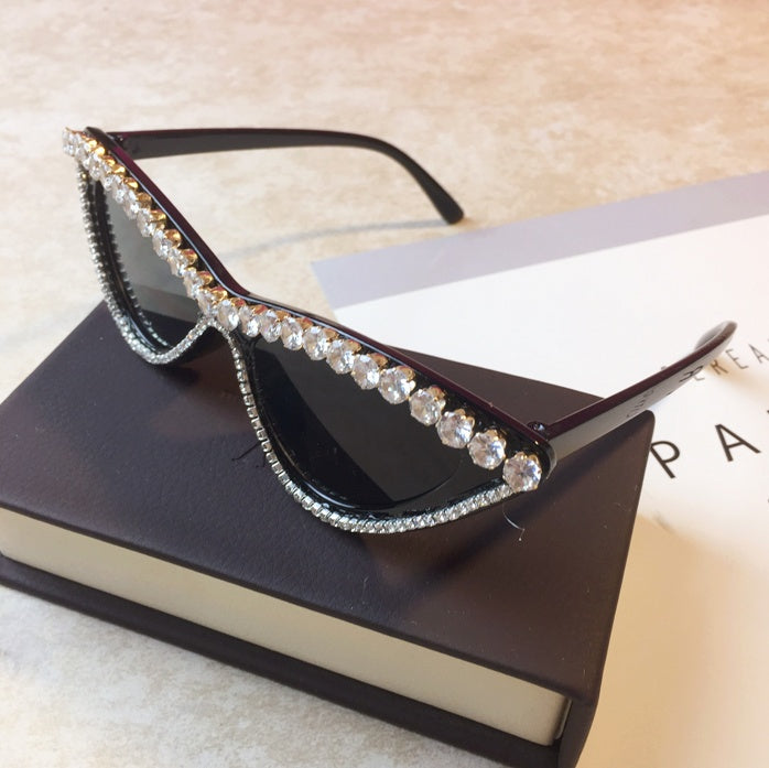 Luxury diamond cat shades sunglasses in elegant butterfly style, adding a touch of glamour and sophistication to your look. #DiamondSunglasses #LuxuryShades #ButterflyStyle #ElegantAccessories #GlamourLook #FashionEyewear #ChicSunglasses #SophisticatedStyle