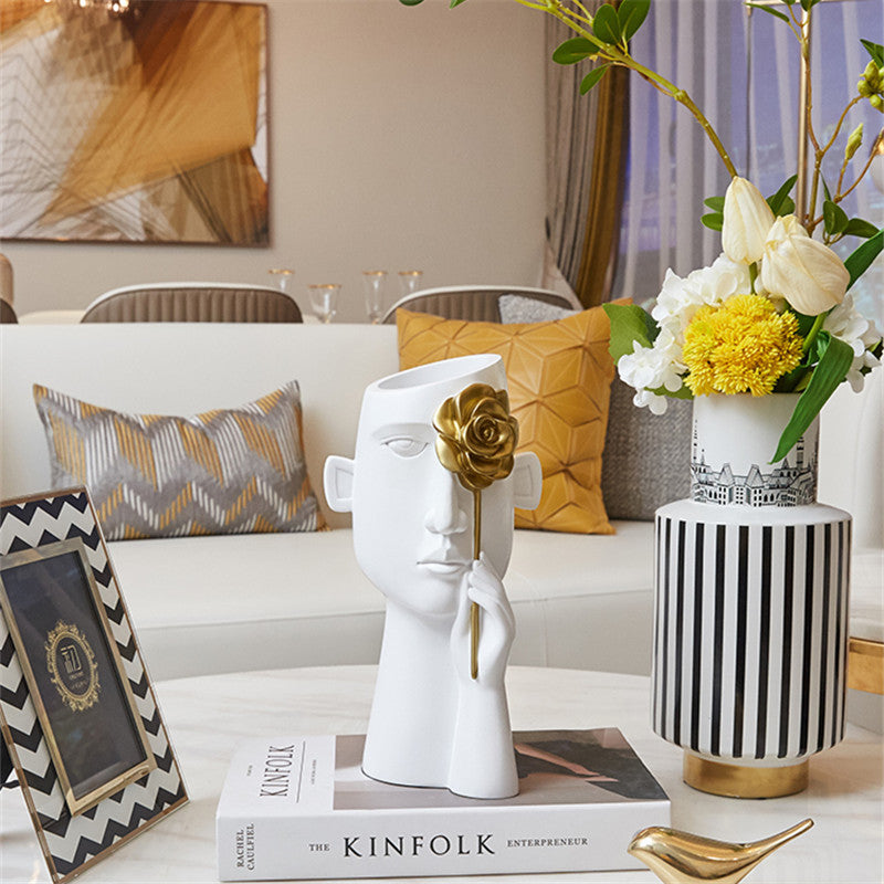 Twin ornaments resin vase, a perfect blend of light luxury and modern home décor to enhance any space. #ResinVase #LightLuxuryDécor #HomeAccessories #ModernVase #ElegantHomeStyle #LuxuryDecor #ChicInterior #DecorativeVase