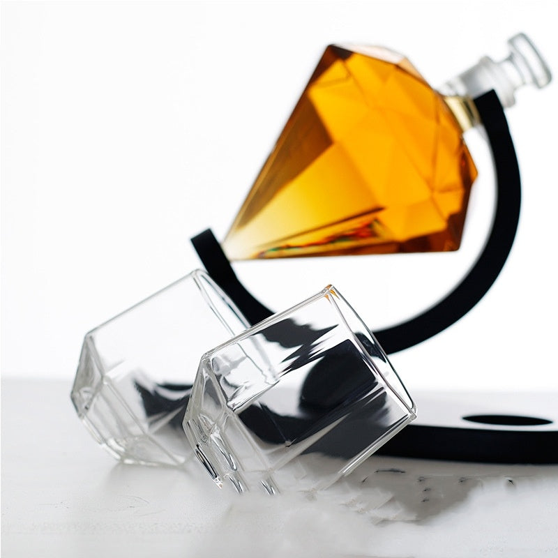 "Whiskey & Wine Set Suit Diamond Bottle β A sleek, white borosilicate glass set featuring a wine pourer and cup set, designed in a simple style to enhance your wine or whiskey experience with elegance and durability."