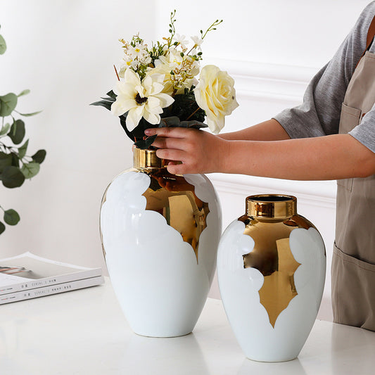 Creative household ceramic vase with elegant glazed porcelain finish, perfect for adding a touch of sophistication to any home décor. #CeramicVase #HomeDécor #PorcelainVase #ElegantDecor #GlazedPorcelain #SophisticatedStyle #CreativeDesign #InteriorStyle
