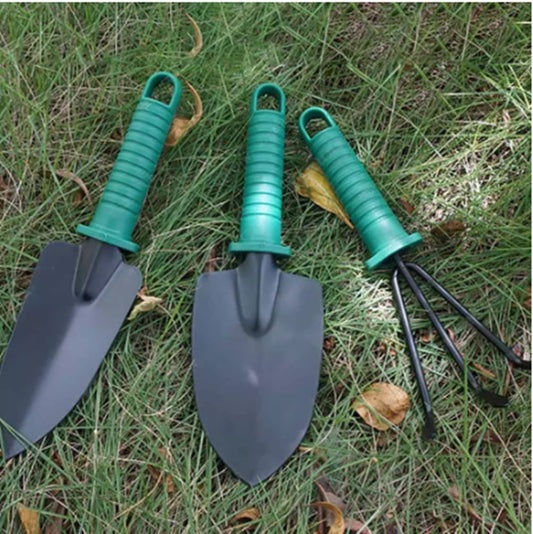 A five-piece garden tool set designed for succulent and general gardening tasks. The set includes a pointed shovel, round shovel, watering can, pruning shears, and rake, all made from eco-friendly plastic and durable A3 steel plates. Tools are stored in a portable box with shaped slots for easy organization. Ideal for digging, raking, pruning, and watering plants, with a practical nozzle switch on the watering can. Perfect for both beginner and experienced gardeners.