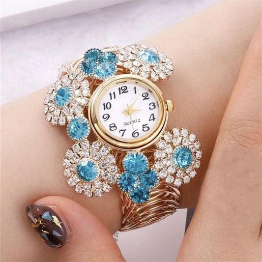 Women's elegant fashion quartz watch, combining timeless style with precise functionality for an effortlessly chic look. #FashionQuartzWatch #ElegantTimepiece #TimelessStyle #WomenWatch #ChicAccessories #PrecisionWatch #LuxuryTimepiece #EverydayElegance