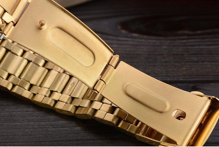 Luxury stainless steel man watch, offering timeless elegance and a sleek design suitable for both men and women. #LuxuryWatch #StainlessSteelWatch #TimelessElegance #UnisexWatch #FashionTimepiece #MenAndWomenStyle #SleekDesign #LuxuryAccessories