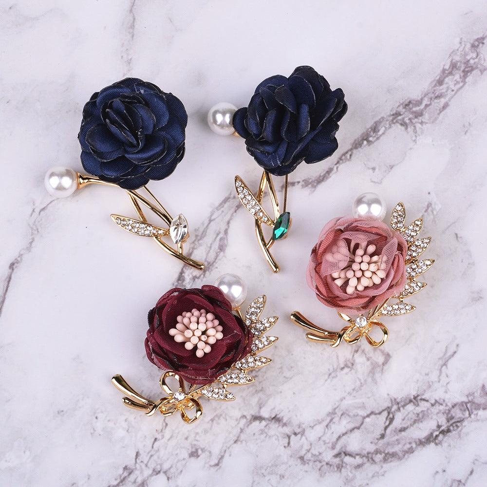 Fashion Creative Boutique Gift Set featuring a belt quartz watch, wallet, and brooch, designed for women with a stylish and functional touch, perfect for gifting.