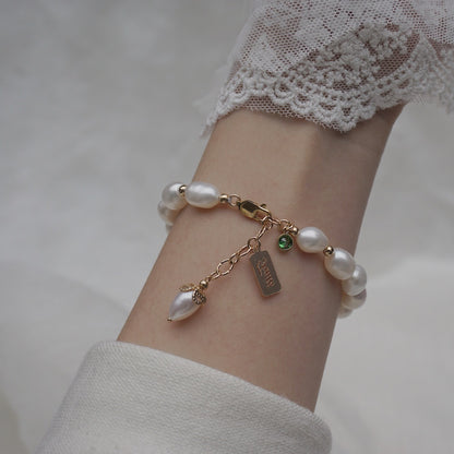 Natural zircon pearl bracelet, embodying elegant simplicity and timeless charm for the modern woman. #ZirconPearlBracelet #ElegantSimplicity #TimelessJewelry #ModernWoman #LuxuryBracelet #PearlJewelry #ChicAccessories #SophisticatedStyle