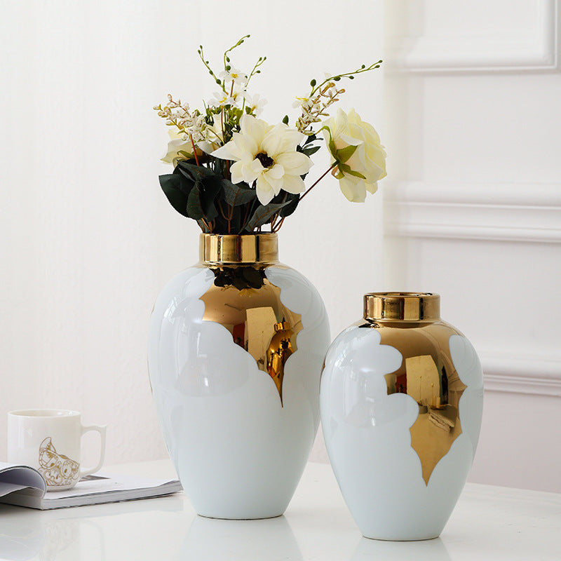 Creative household ceramic vase with elegant glazed porcelain finish, perfect for adding a touch of sophistication to any home décor. #CeramicVase #HomeDécor #PorcelainVase #ElegantDecor #GlazedPorcelain #SophisticatedStyle #CreativeDesign #InteriorStyle