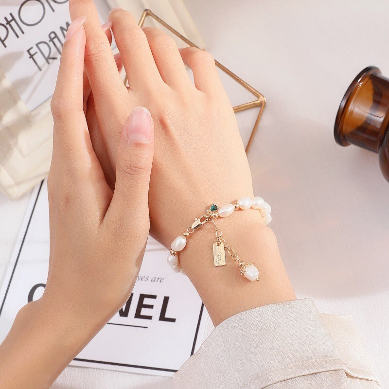 Natural zircon pearl bracelet, embodying elegant simplicity and timeless charm for the modern woman. #ZirconPearlBracelet #ElegantSimplicity #TimelessJewelry #ModernWoman #LuxuryBracelet #PearlJewelry #ChicAccessories #SophisticatedStyle