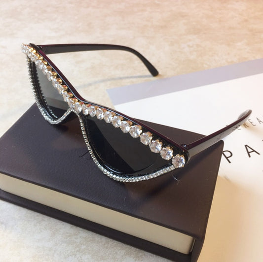 Luxury diamond cat shades sunglasses in elegant butterfly style, adding a touch of glamour and sophistication to your look. #DiamondSunglasses #LuxuryShades #ButterflyStyle #ElegantAccessories #GlamourLook #FashionEyewear #ChicSunglasses #SophisticatedStyle
