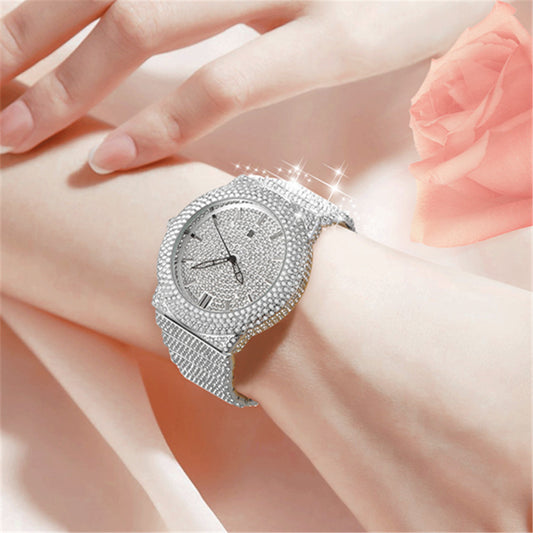 Exude elegance and sophistication with the Luxury Diamond-Embedded Men's Quartz Watch, a statement timepiece designed for the modern man who appreciates style and precision. Adorned with sparkling diamonds and featuring a color calendar, this watch is the perfect blend of luxury and functionality.