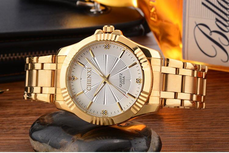 Luxury stainless steel man watch, offering timeless elegance and a sleek design suitable for both men and women. #LuxuryWatch #StainlessSteelWatch #TimelessElegance #UnisexWatch #FashionTimepiece #MenAndWomenStyle #SleekDesign #LuxuryAccessories