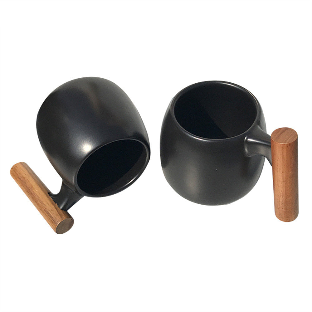 Elegant black porcelain pastoral style portable tea set, featuring an 8-piece set with a small and fresh design, perfect for outdoor tea experiences.