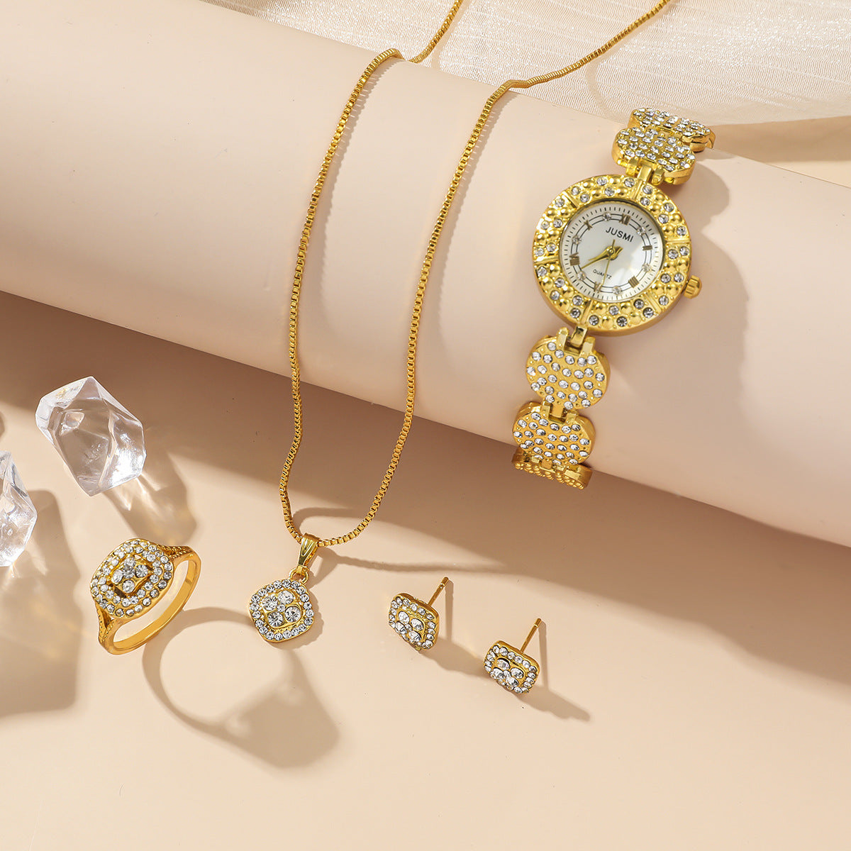 Diamond luxury bracelet watch set, a perfect blend of timeless elegance and sparkling sophistication for any occasion. #DiamondWatch #LuxuryBracelet #TimelessElegance #LuxurySet #SparklingJewelry #ElegantAccessories #LuxuryTimepiece #ChicStyle