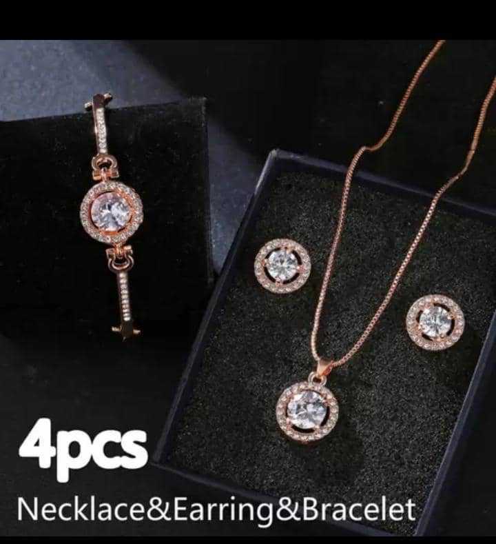 Diamond luxury bracelet watch set, a perfect blend of timeless elegance and sparkling sophistication for any occasion. #DiamondWatch #LuxuryBracelet #TimelessElegance #LuxurySet #SparklingJewelry #ElegantAccessories #LuxuryTimepiece #ChicStyle