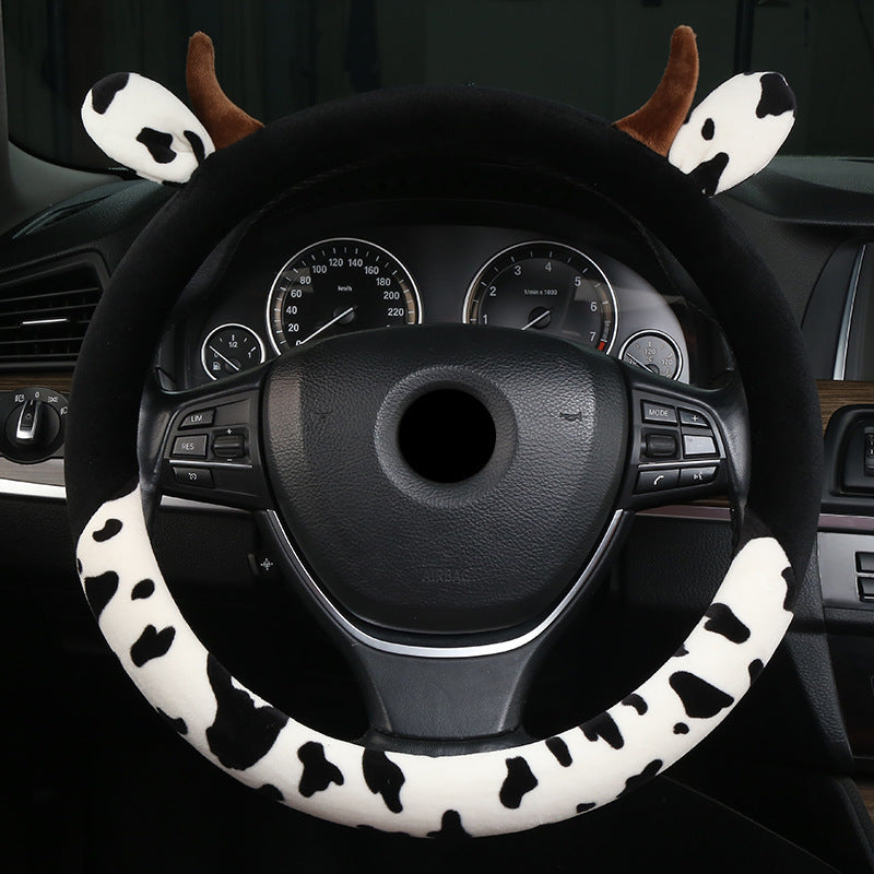 Plush cute car steering wheel cover made from soft short plush material, providing a comfortable and breathable grip. Fits most steering wheels with a 38cm diameter, suitable for all seasons.