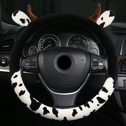 Plush cute car steering wheel cover made from soft short plush material, providing a comfortable and breathable grip. Fits most steering wheels with a 38cm diameter, suitable for all seasons.
