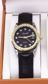 Elegant women's three-piece gift set featuring a luminous quartz watch, a necklace, and a bracelet. The set includes stylish accessories with a horseshoe buckle, alloy case, and imitation leather strap. Perfect for gifting!