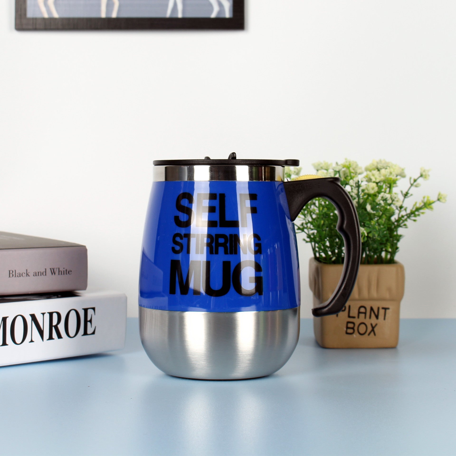 "Electric Self-Stirring Coffee Mug – A convenient, one-touch self-mixing mug with a 401-500ml capacity, available in multiple vibrant colors. Perfect for coffee, tea, and hot chocolate lovers at home or on the go."